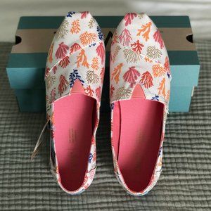 Toms Alpargata flats in Coral Reef size 7.5